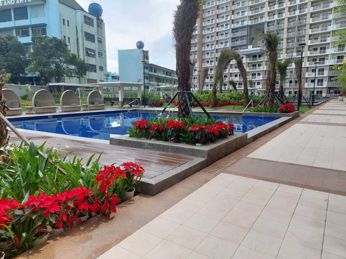 Infina Towers Project 4 Aurora Boulevard Quezon City Manila Exterior photo